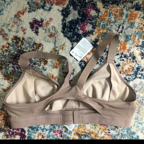 Almost new Awake to lace lululemon bra - Picture 2 of 2